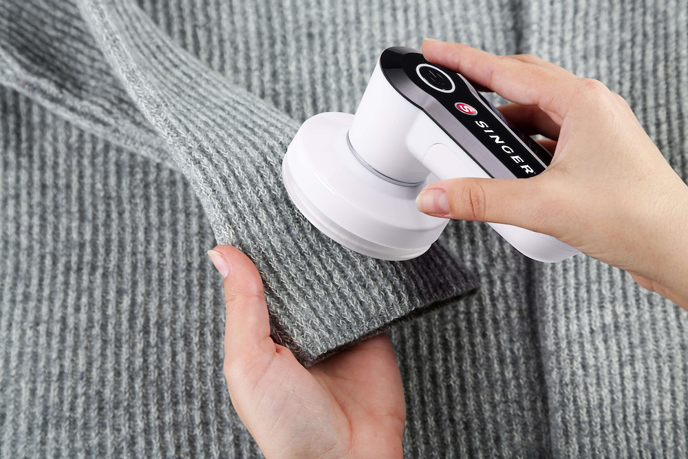 SINGER SGV002 - Levapelucchi Compatto Portatile con Batteria