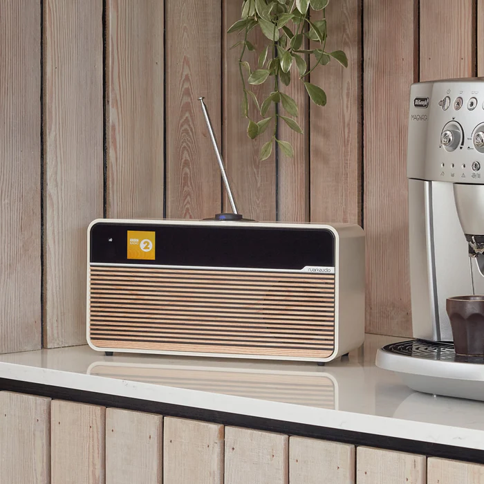 RUARK AUDIO RKR2DX-LCR - R2 MK4  LIGHT CREAM DAB WIFI BT