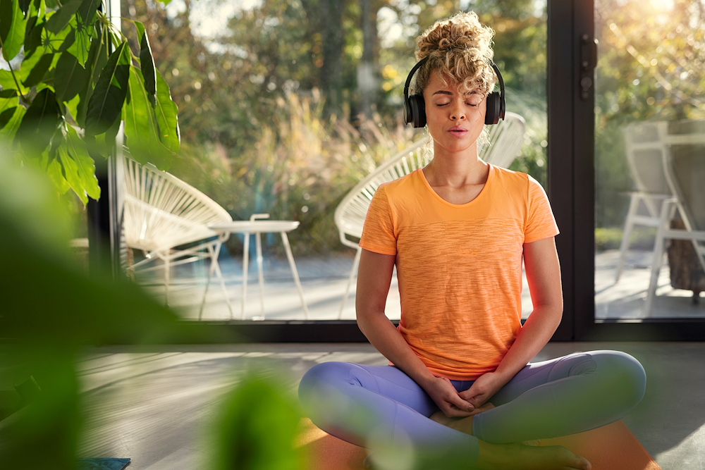 PHILIPS TAA4216BK - Philips Sportkopfhörer kabellos mit 40mm Treiber