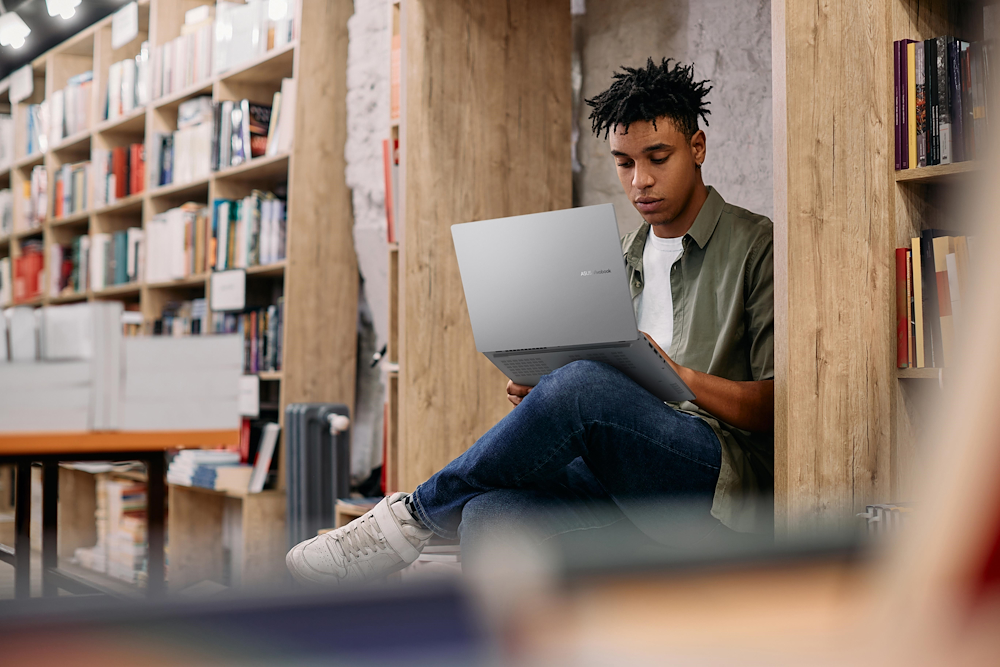 ASUS 90NB1603-M006Y0 - Laptop Vivobook 14 mit Snapdragon