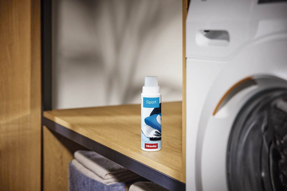 MIELE 10225820 - 10225820 0402656 DETERGENTE für CAPI SPORTIVI 250ML