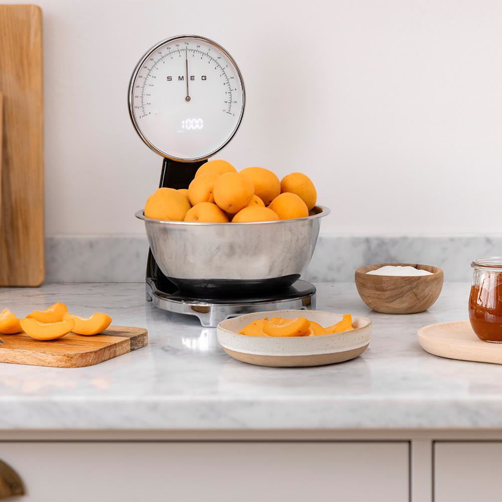 SMEG KSF01BLWW - Bilancia da cucina nera anni 50