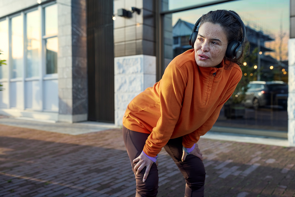 PHILIPS TAA4216BK - Philips Sportkopfhörer kabellos mit 40mm Treiber