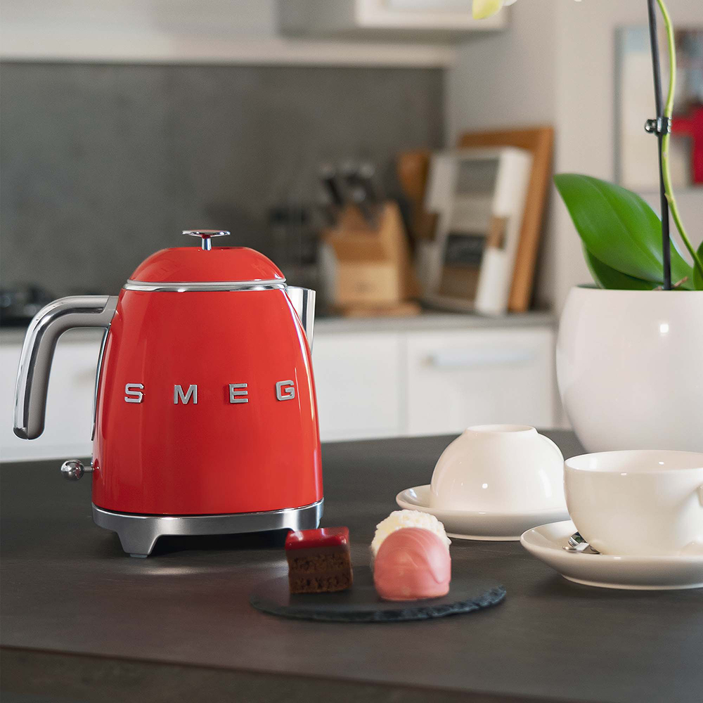 SMEG KLF05RDEU - Mini Wasserkocher 50er Jahre Stil Rot