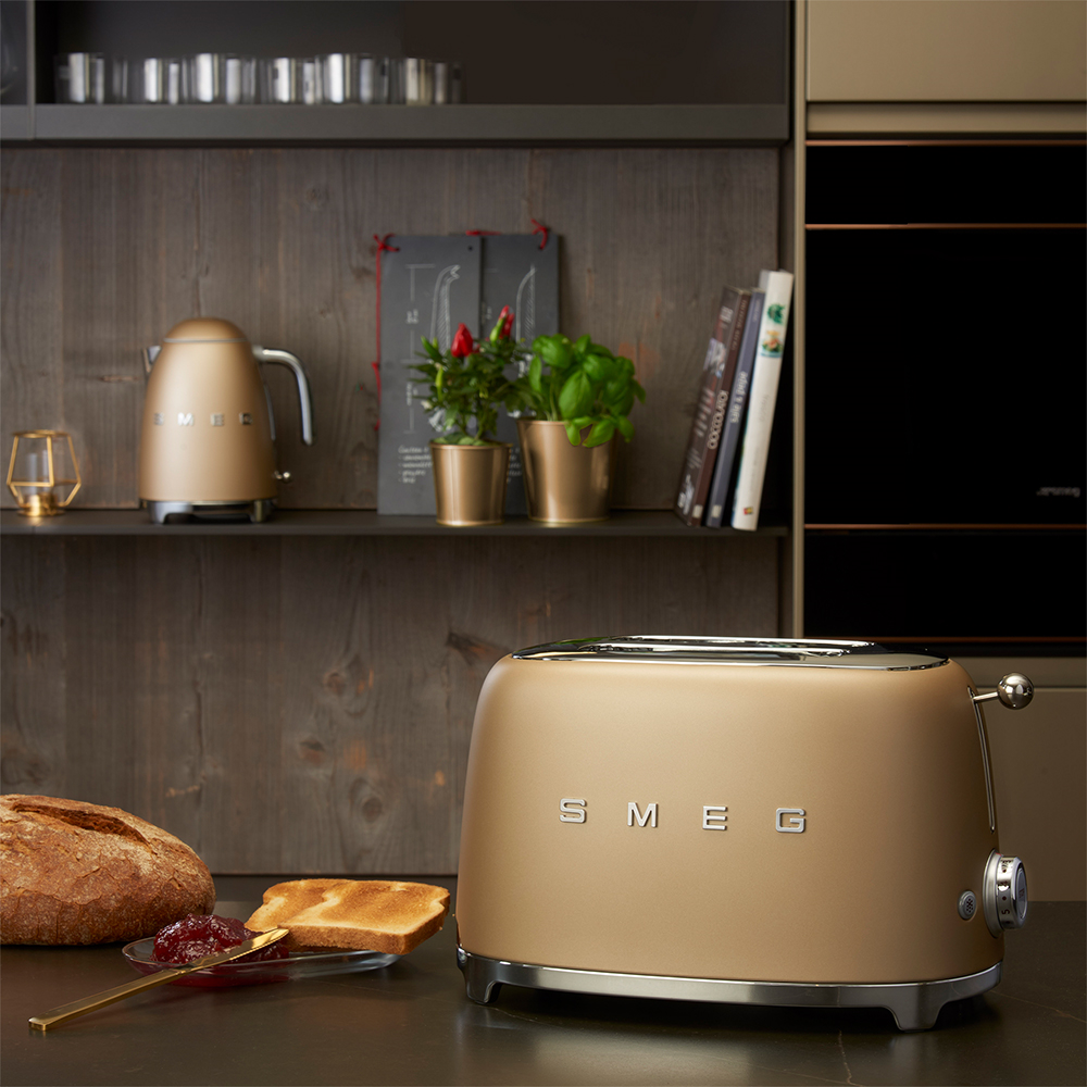 SMEG TSF01CHMEU - Tostapane 50's Style Oro