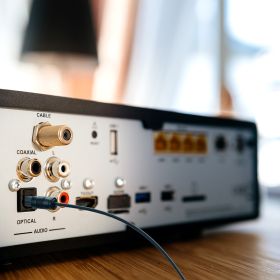 EKON ECATOSL18AD - Toslink Kabel mit 1.8m Länge und Adapter