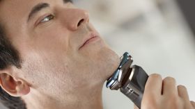 PHILIPS S7783 - Rasoio ricaricabile con autonomia di 60 minuti